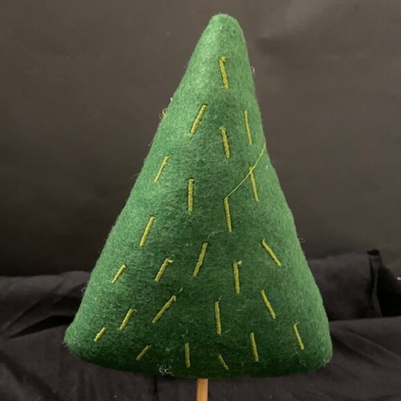 Green felt Tree With wooden stand - Picture 1 of 6